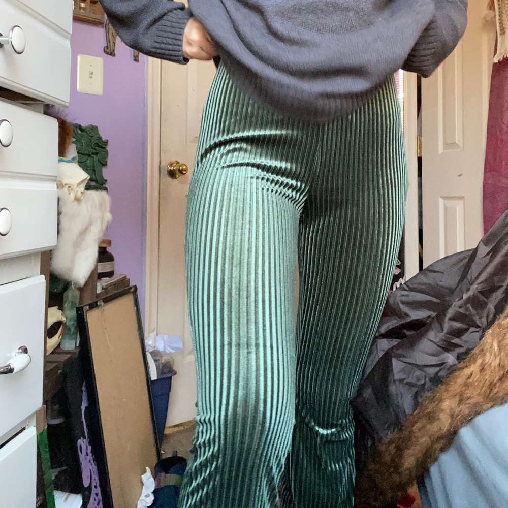 Green flare leggings